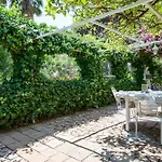 Giardino Segreto - Via Foria 216 Ammezzato 4*