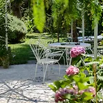 Giardino Segreto - Via Foria 216 Ammezzato 4*