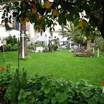 Giardino Segreto - Via Foria 216 Ammezzato B&B 4*