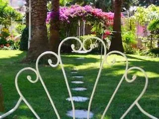 Giardino Segreto - Via Foria 216 Ammezzato 아파트