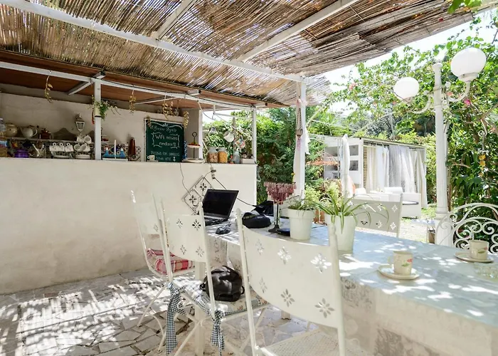 Bed & Breakfast Giardino Segreto - Via Foria 216 Ammezzato