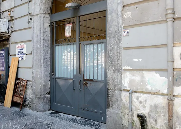 Giardino Segreto - Via Foria 216 Ammezzato Bed & Breakfast Neapel