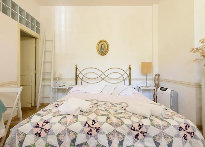 Giardino Segreto - Via Foria 216 Ammezzato 3* Neapel