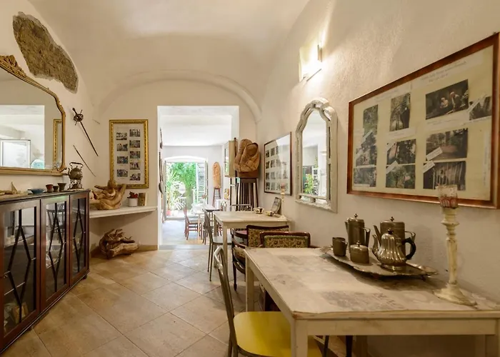 Bed & Breakfast Giardino Segreto - Via Foria 216 Ammezzato Neapel