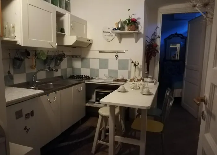 Giardino Segreto - Via Foria 216 Ammezzato Bed & Breakfast 3*