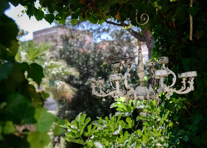 Giardino Segreto - Via Foria 216 Ammezzato Bed & Breakfast