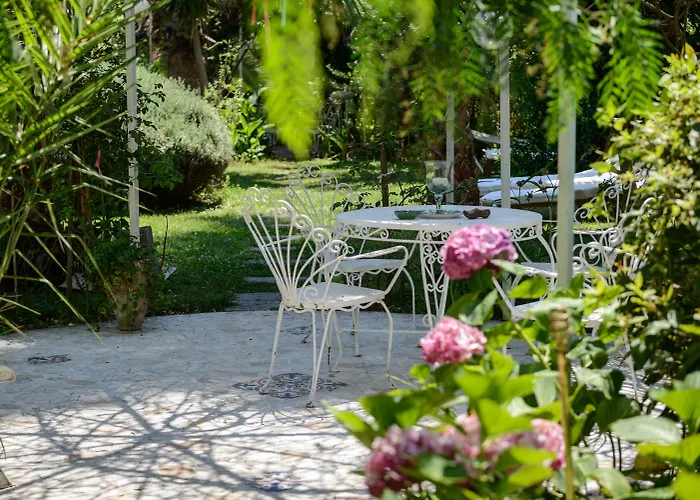 Giardino Segreto - Via Foria 216 Ammezzato 3*